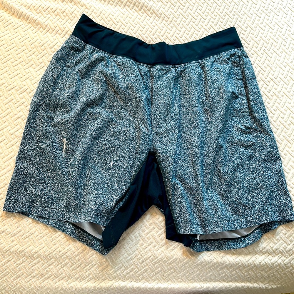 Lululemon men’s large athletic shorts (no liner)
